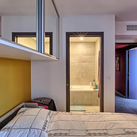 Apartment Lovely 4-bedroom Family In *