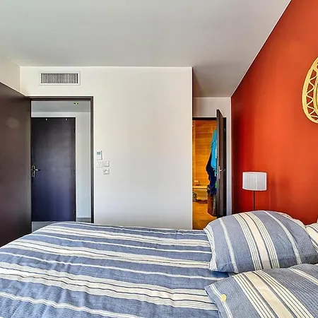 Lovely 4-bedroom Family In Apartment