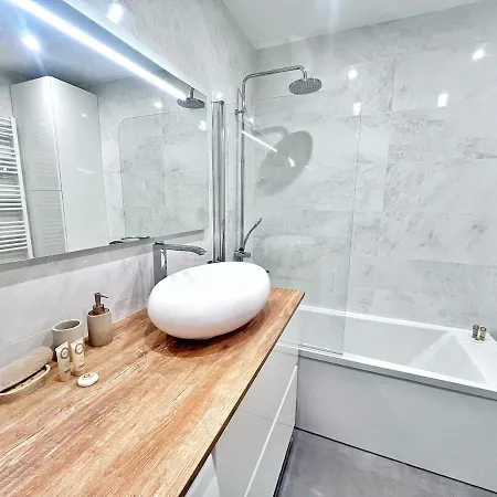 Le Magnifique Promenade Apartment