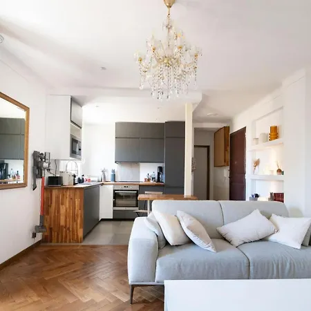 Chic At Port 2 With Private Bathrooms & Ac *