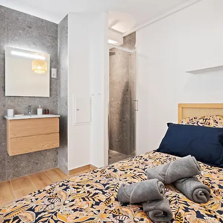 Renting - 2philibert - Bohemian Terrace Port & Promenade