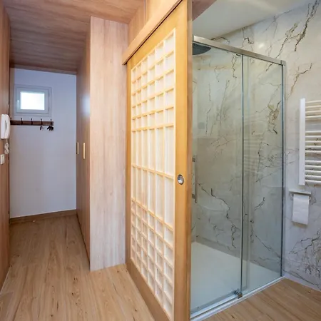 Apartment Moku Lumiere 南仏 木光居