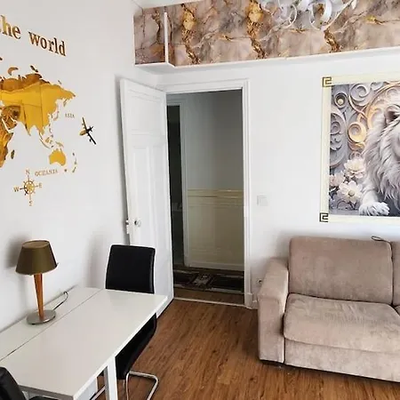 Apartment - Charming 2 In A Quiet Area