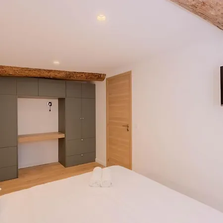 Apartment La Draperia - Patio & 2 Bedrooms - Vieux
