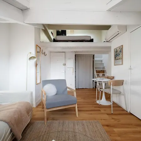 Charming & Bright Cozy Retreat On Port Nice