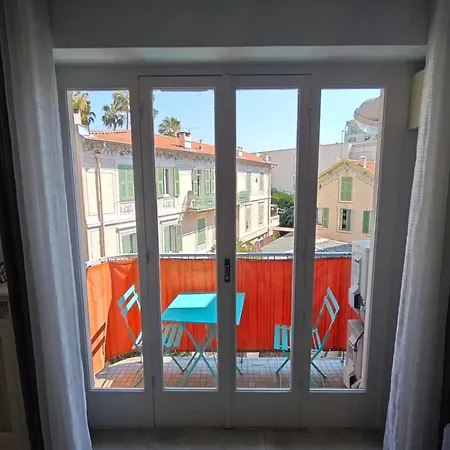 2 Calme & Lumineux Proche Tram Apartment
