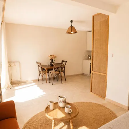 Sunny Terrace With Great View- Port, & Garibaldi- 3 Apartment Nice