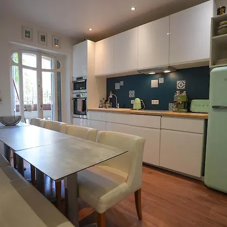 Superb 3 Bedroom - Center Apartment Nice