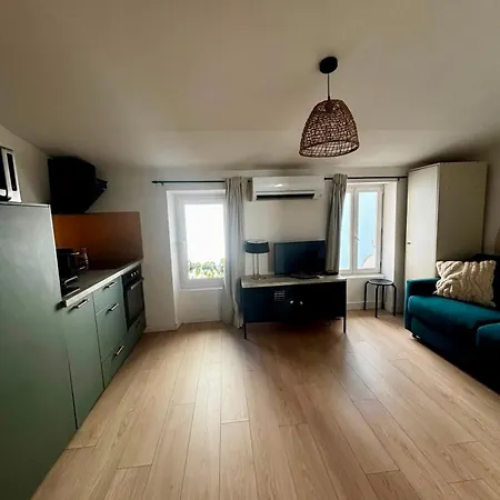 - Beautiful 5 Min From La Promenade Des - Apartment