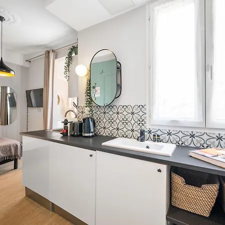 Apartment Bright & Cosy W Terrace Ac Nice