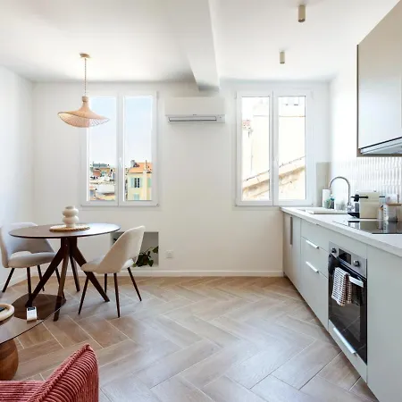 Hyper Centre De 2p Renove Emplacement Ideal Apartment