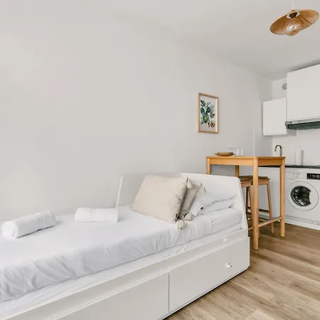 Cosy & Quiet With Ac And Balcony With A View Of Nature