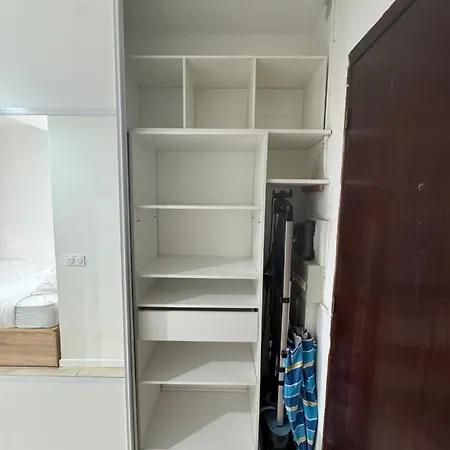 De La Apartment *