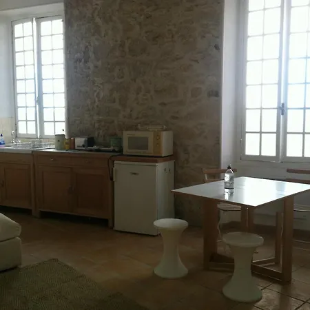 Old Town Stunning Modern 1 Bedroom Flat Sleeps 3 *