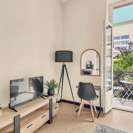 Charming Studio, Balcony With Garden View, Liberation * Nice