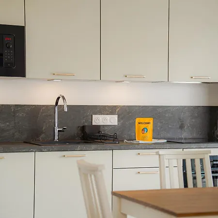 New Building- Neuf Lumineux Vue Mer, Tramway L3 Au Pied De Immeuble A 10 A 15 Mns D'aeroport, Centre & Promenade Apartment Nice