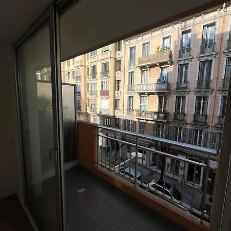 Centre Proche Gare & Liberation Apartment *