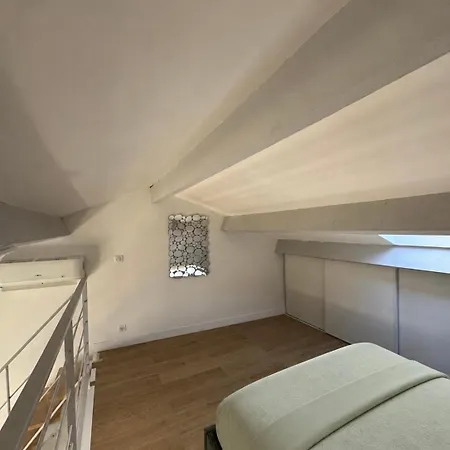 Apartment Duplex Proche De La Nice