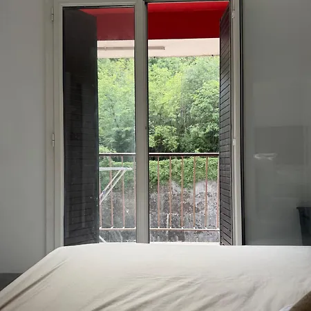 Apartment Apparently 2 Bedrooms *
