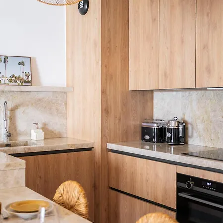 Spacious With Terrace And Parking Apartment *