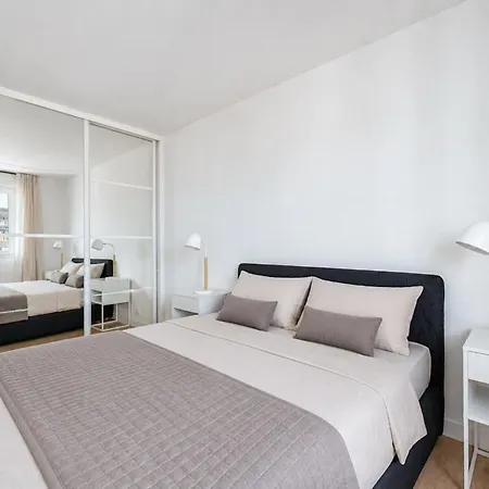 Exceptional 2 Bedroom With Ac Wifi, Sea Vies And Parking In