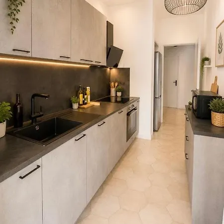 Apartment Avec Terrasse A 2 Min De La *