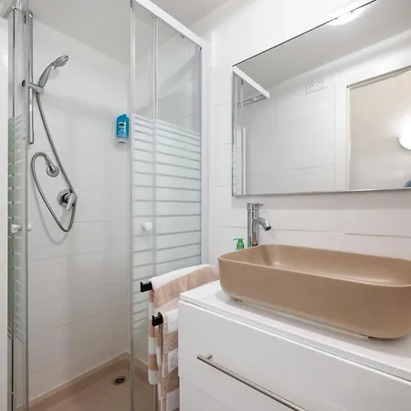 L22 Staywizus - 1 Bdr Old - 5 Min Walk Sea - Ac * Nice