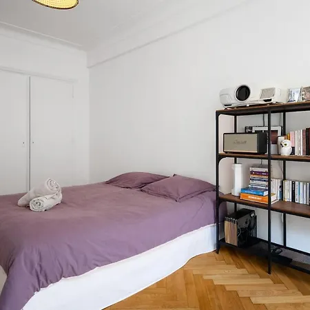 110 M2 Family, 3 Bedrooms Ac And Terrace 8 Min Away Nice