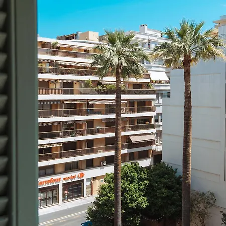 Apartment 1 Min Walk To Luxury Boutique *