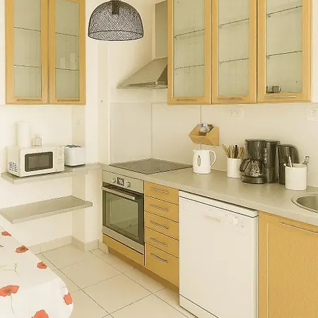 Apartment T2 Climatise A Deux Pas Du Port Nice