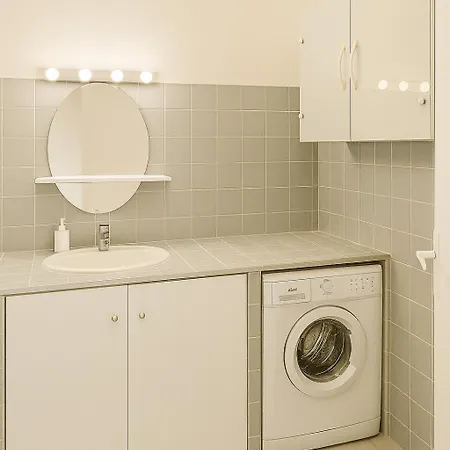 Apartment T2 Climatise A Deux Pas Du Port *