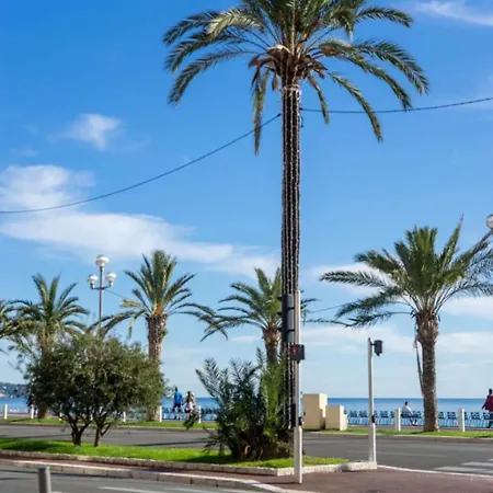 Apartment 3 With Balcony And Parking 3 Min From The Sea *