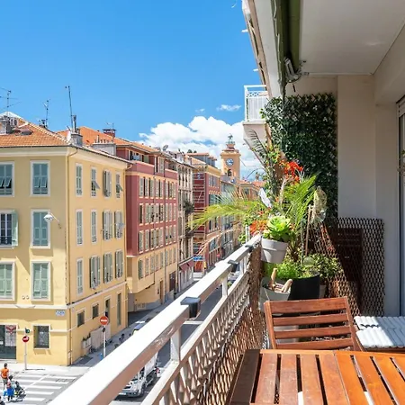 Bright & Cozy - Large Sunny Terrace Apartment