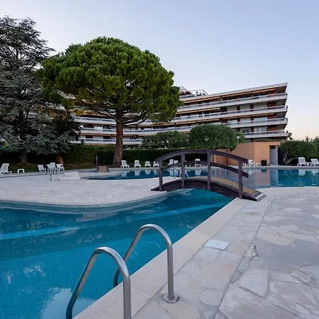 Stunning Sea View 2 Bedroom In Apartment Nice