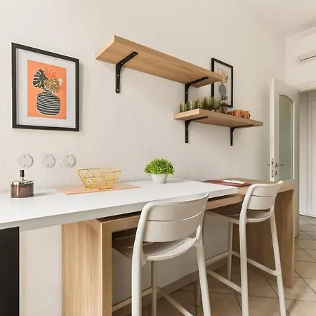 T1 Au Coeur Du Vieux-nice & Pres De La Apartment *