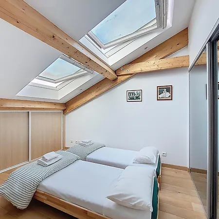 Apartment S10 Staywizus - Duplex 3 Bdr Ac Wifi Balcony 10 Mins Nice