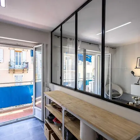 Apartment Stylish 2br With Garage And Ac Port Of *