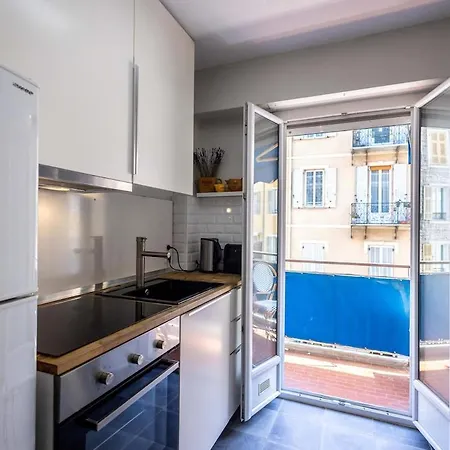 Stylish 2br With Garage And Ac Port Of * Nice