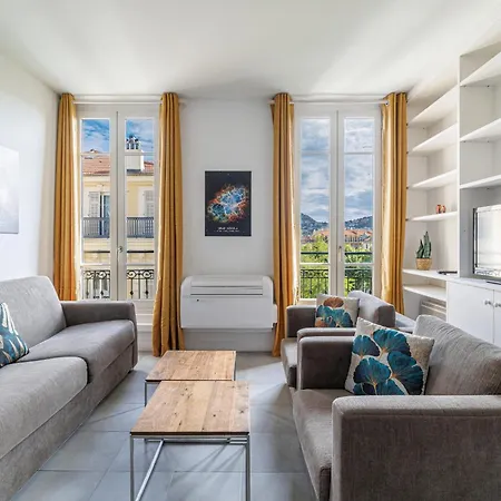 Charming 1 Bdr In The Center *