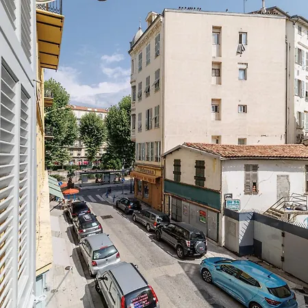 Charming Center 102 Apartment *
