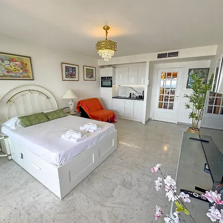 Apartment Sea Front Pearl Promenade France