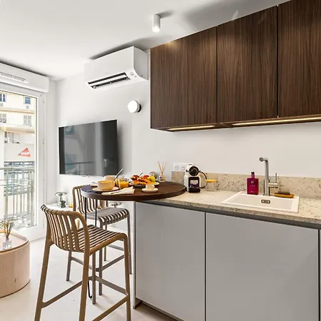 Carabacel - One Ac And Balcony Apartment *