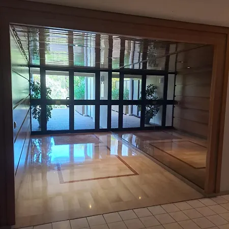 Blue Line - New Modern With Terrace & Ac Apartment