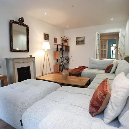 Superb 3 Bedroom - Center Apartment Nice