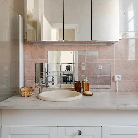 Charming House With Sea View In Apartment