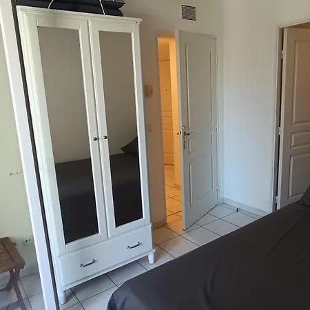 1 Bedroom Air-conditioned Wi-fi Apartment