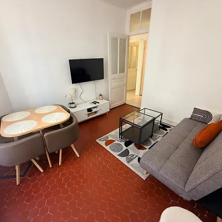 Pauline Fshh Apartment Nice