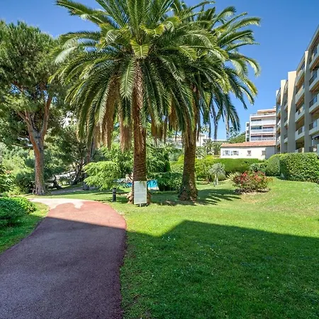 Beautiful 2-bedroom Apartment, Garden, Swimming Pool, Sea Within Walking Distance * Nice