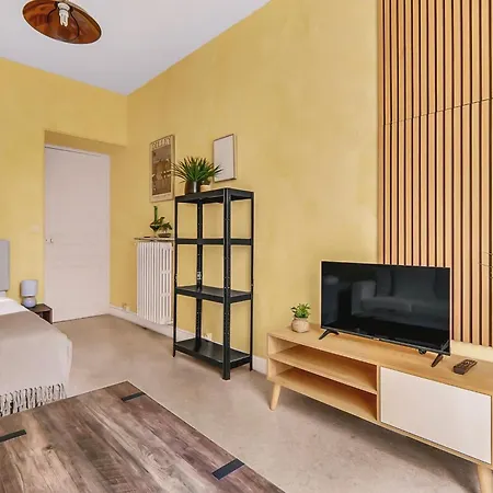 T1 - Cocon Dore Et Jardin Secret, Liberation