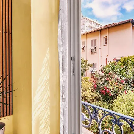 Apartment T1 - Cocon Dore Et Jardin Secret, Liberation